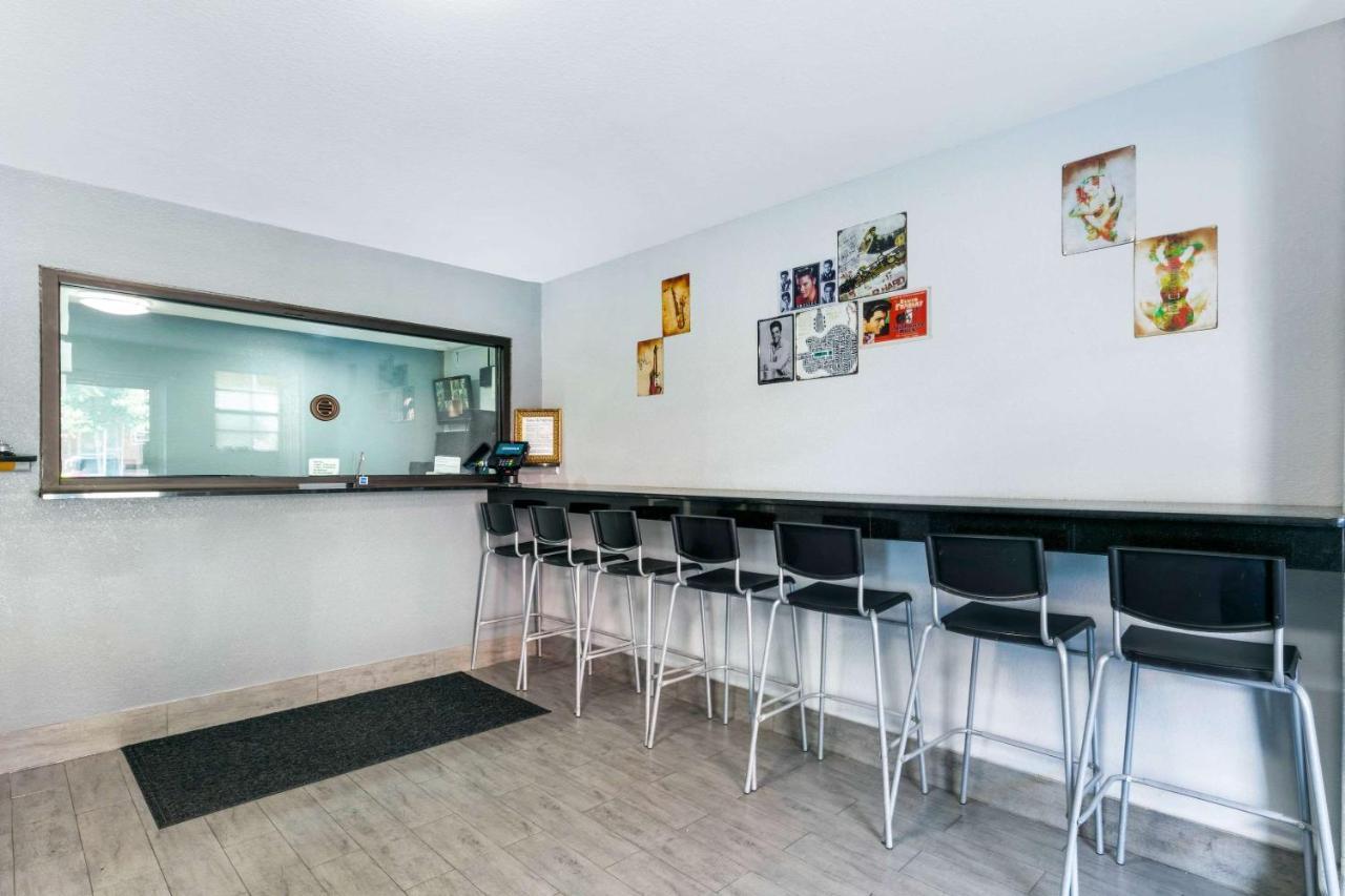 Rodeway Inn Мемфис Экстерьер фото